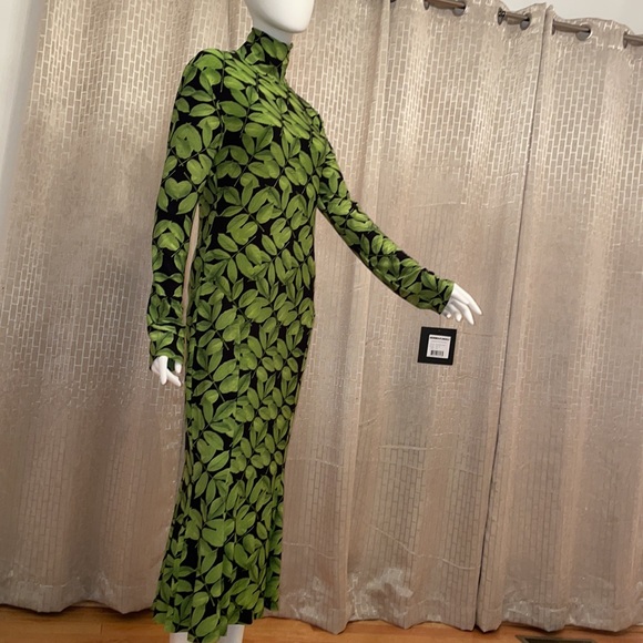 Norma Kamali Green Floral Long Sleeve Turtle Fishtail Dress to Midcalf XS NWT - Picture 3 of 11